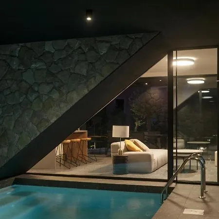 Willa Luxury With A Swimming Pool Mugeba, - 26016