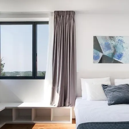 Вилла Luxury With A Swimming Pool Mugeba, - 26016 Пореч