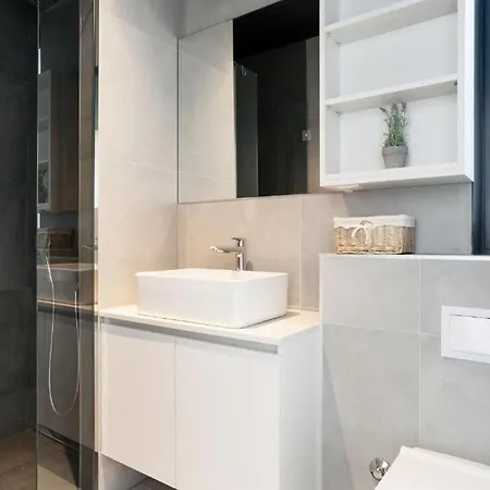 Luxury With A Swimming Pool Mugeba, - 26016 Вилла Пореч